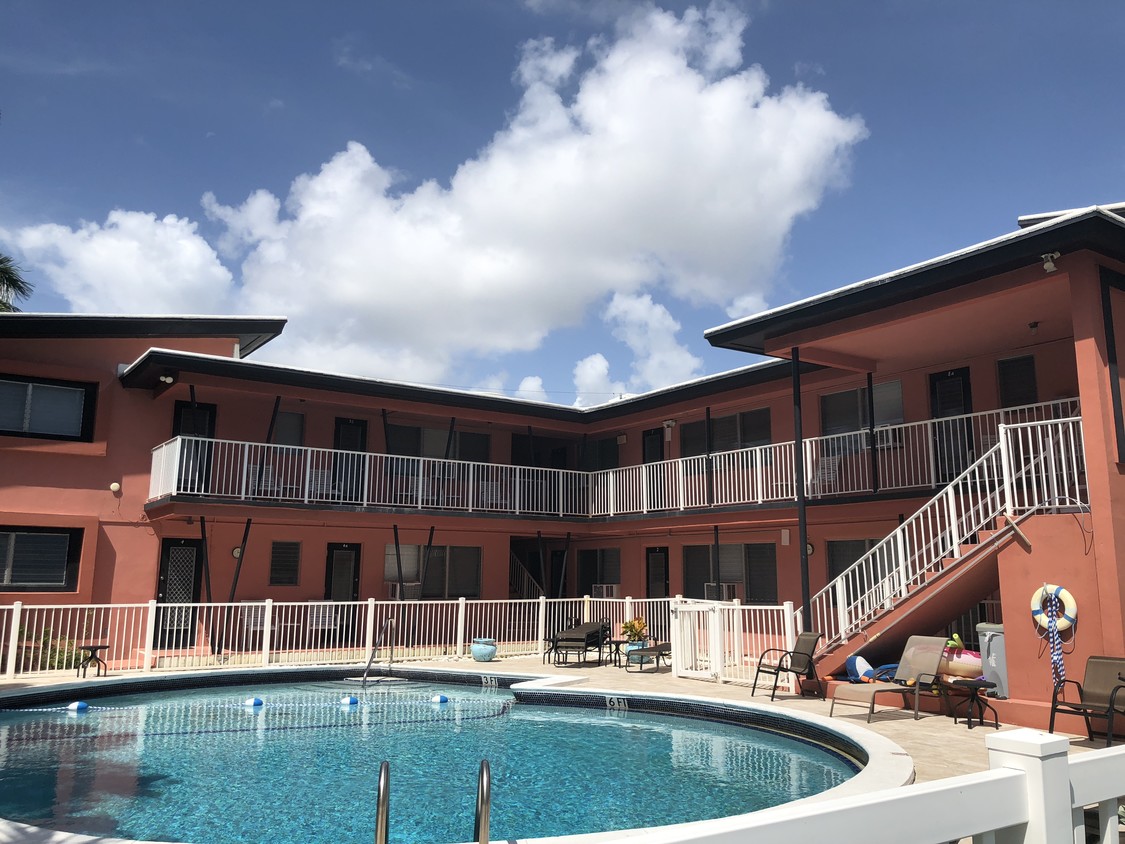 Berger Commercial Realty Facilitates $3.8 Million Sale  Of Coral Cay Apartments Near Fort Lauderdale Beach